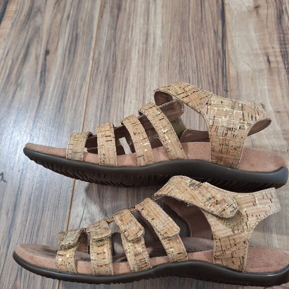 Vionic tan womens sandals hook and loop closure size 8 - Picture 5 of 9